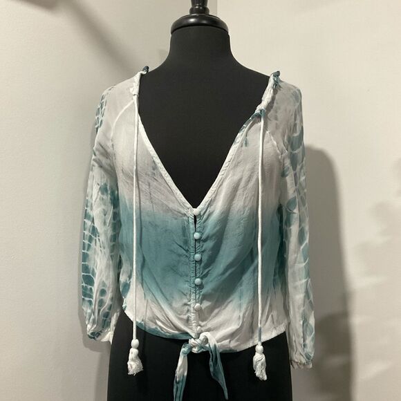 💜5/$25 large En Crėme Blouse - Picture 1 of 3